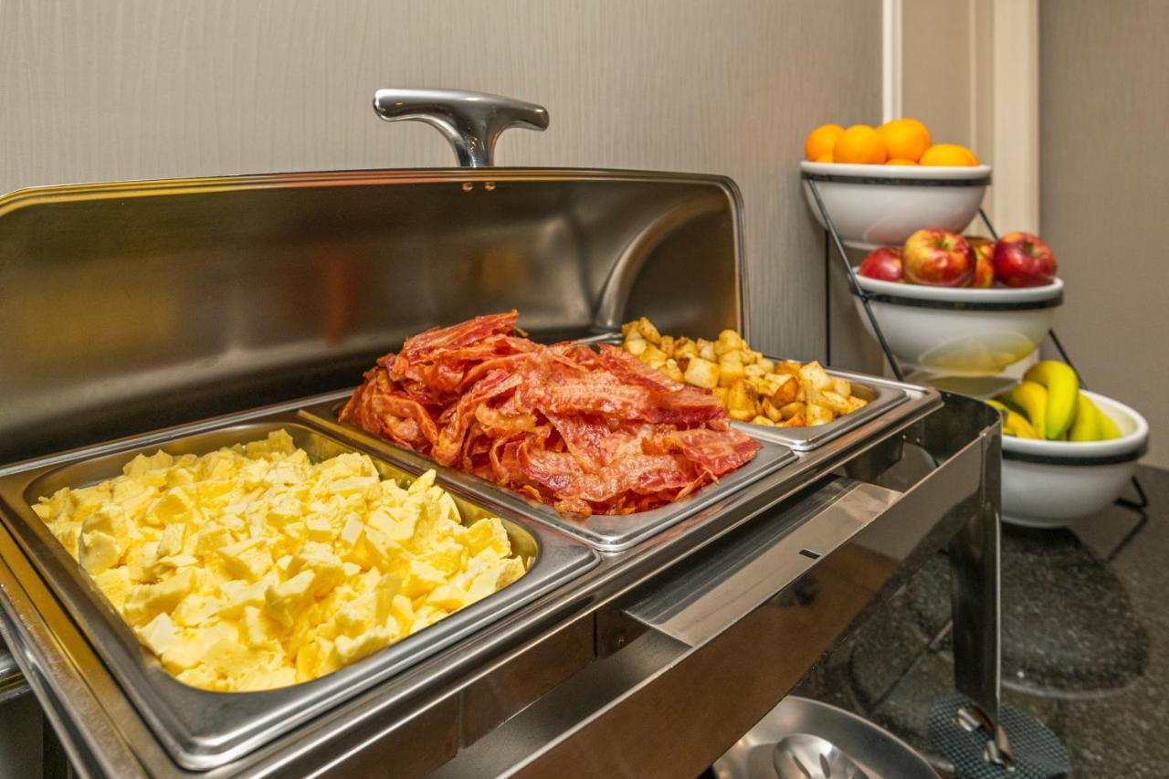 Comfort Inn West Ottawa Buitenkant foto