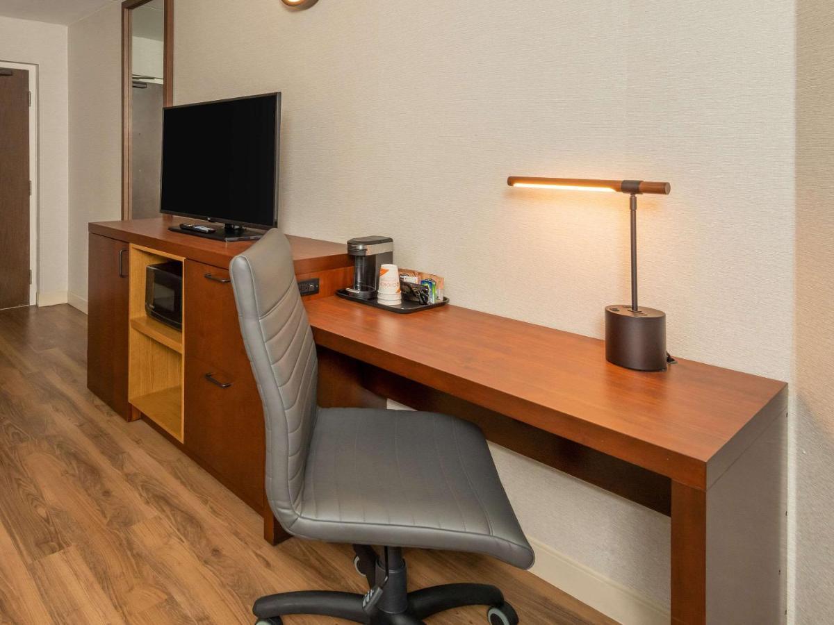 Comfort Inn West Ottawa Buitenkant foto