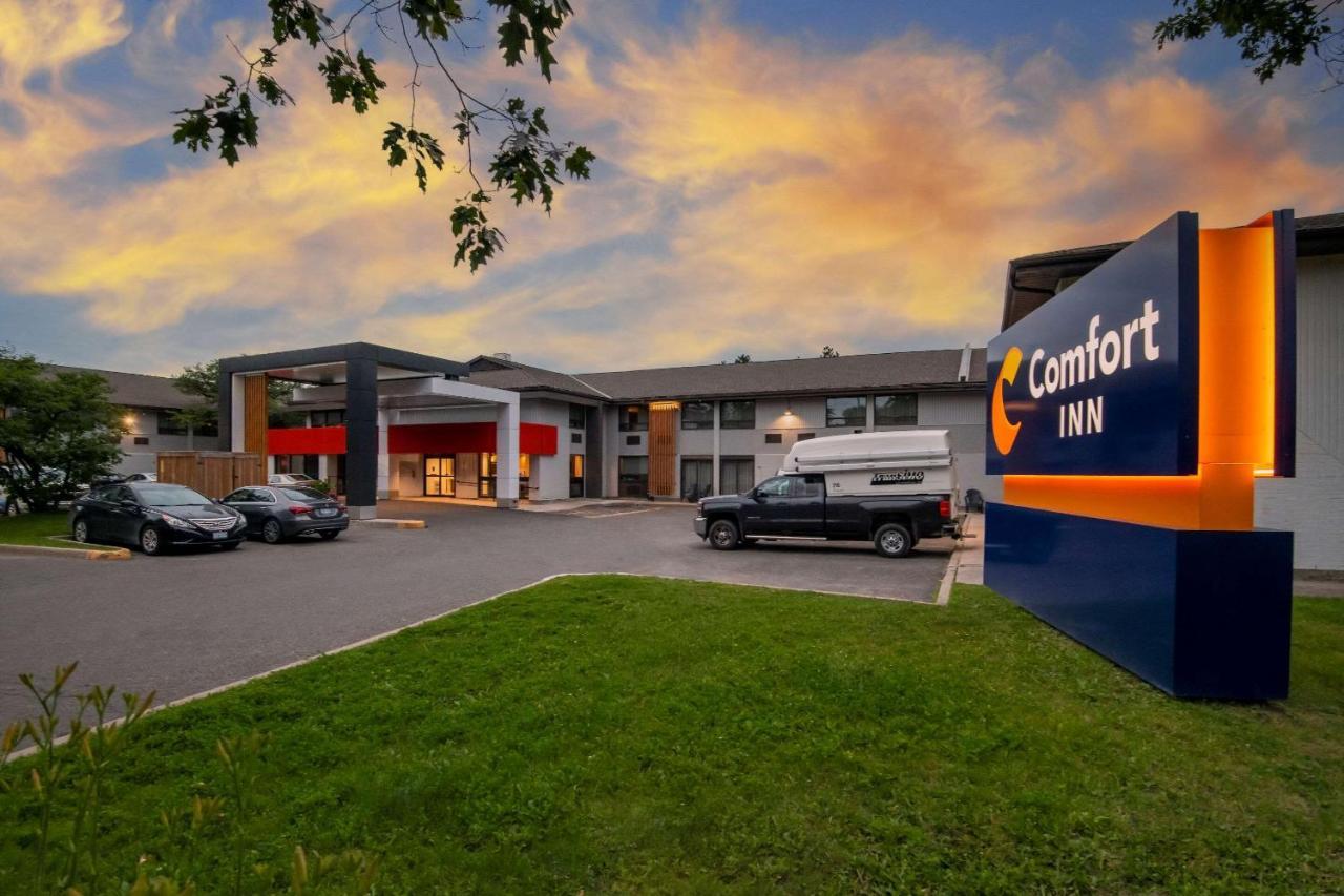 Comfort Inn West Ottawa Buitenkant foto