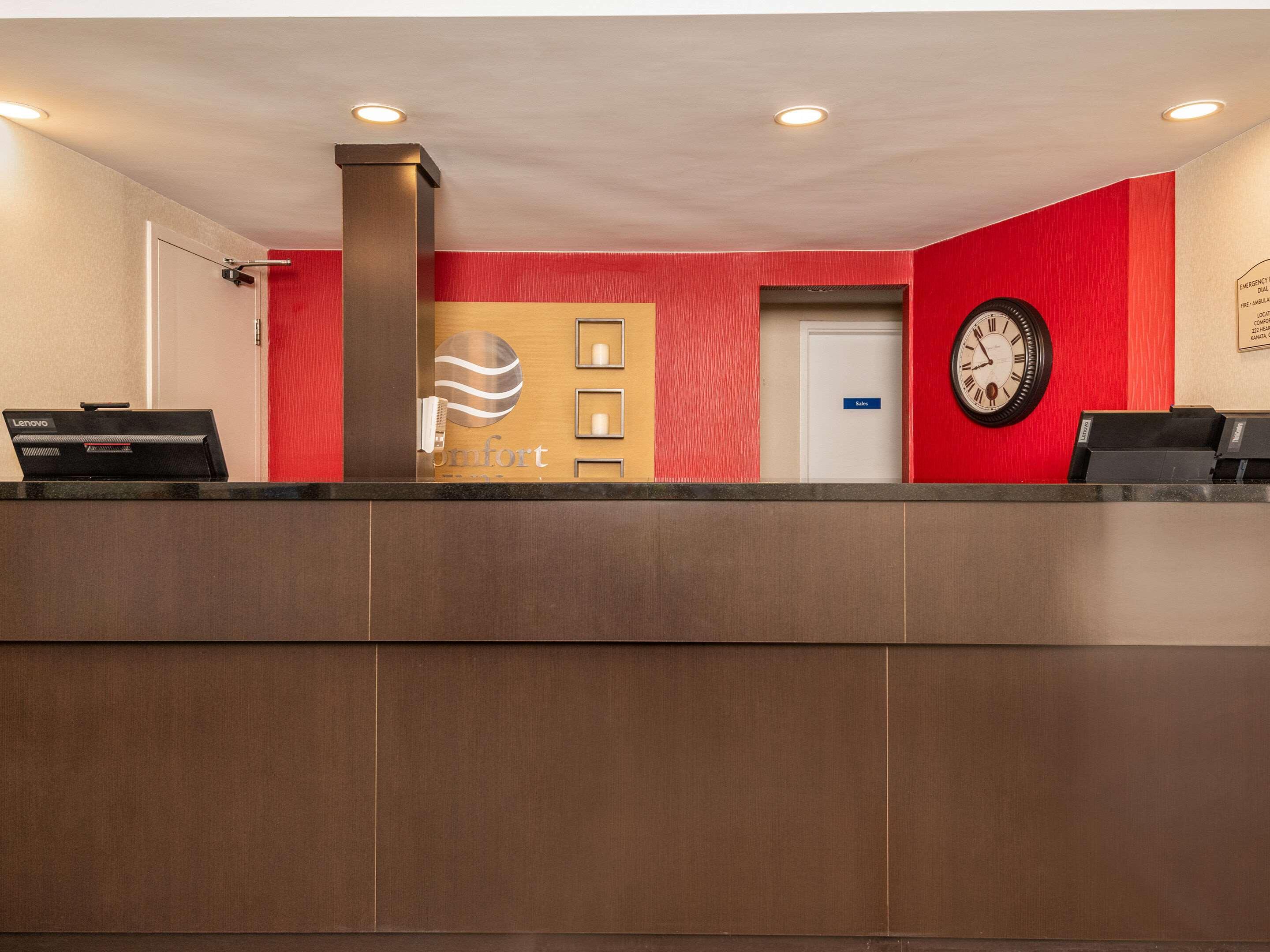 Comfort Inn West Ottawa Buitenkant foto