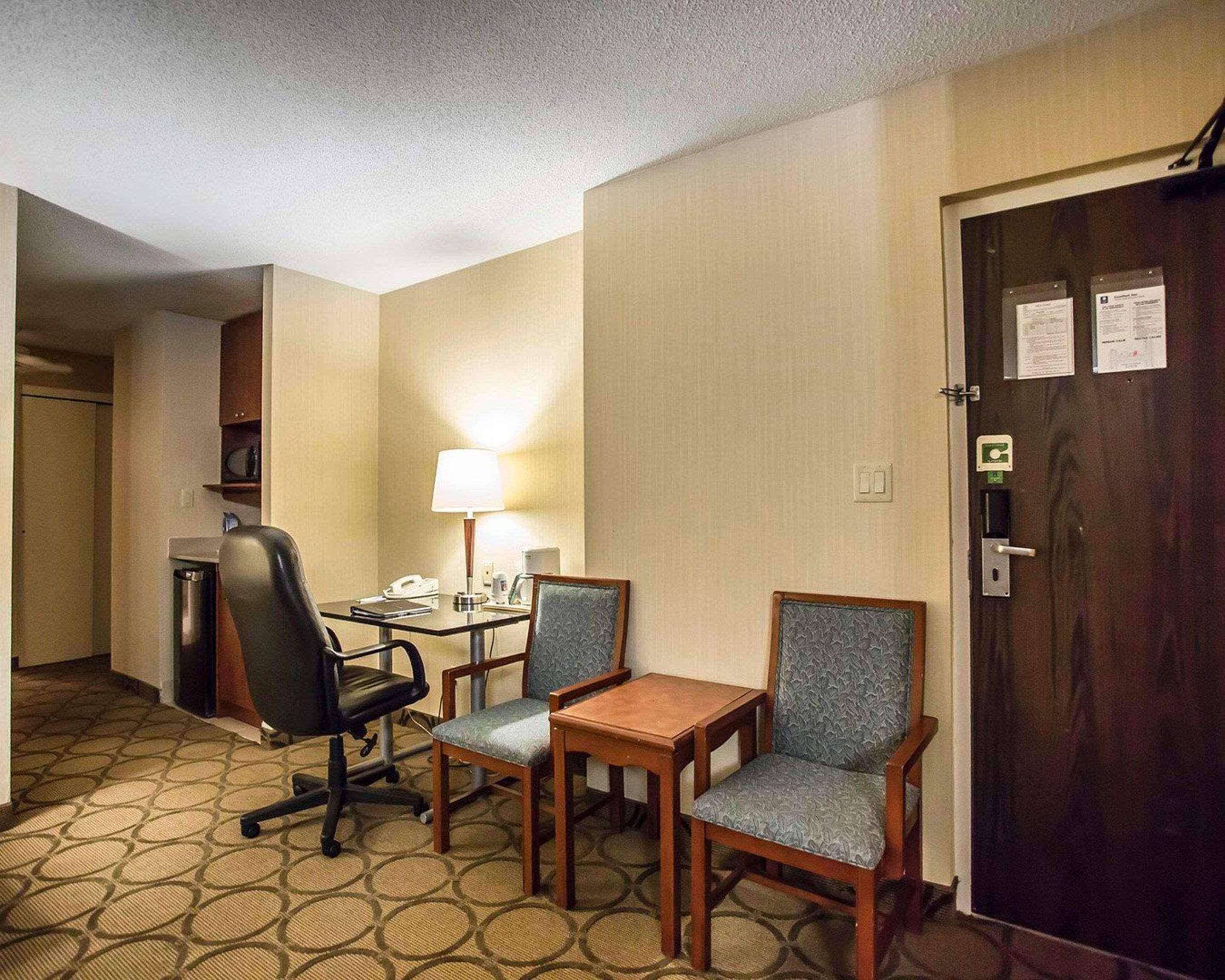 Comfort Inn West Ottawa Buitenkant foto