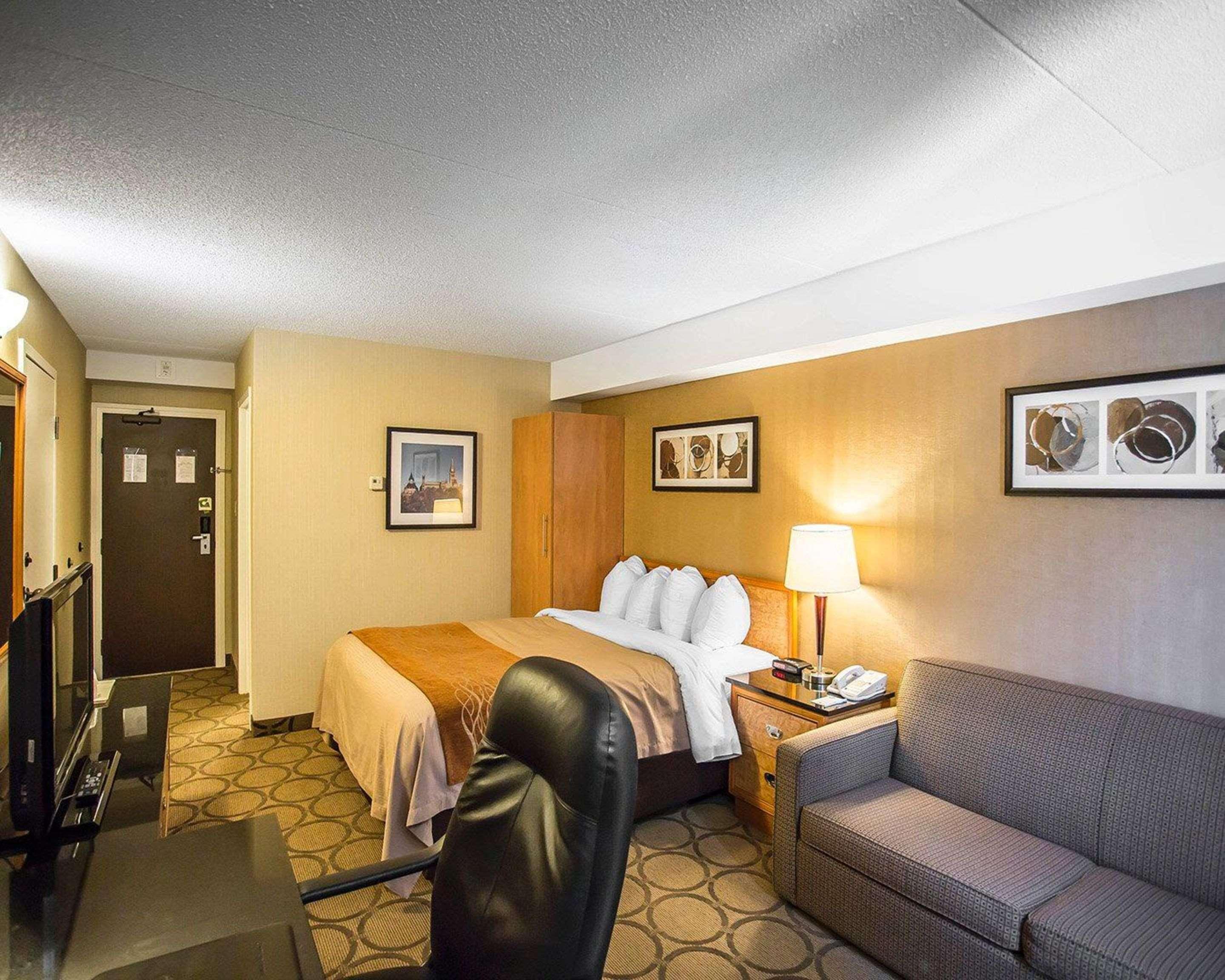 Comfort Inn West Ottawa Buitenkant foto