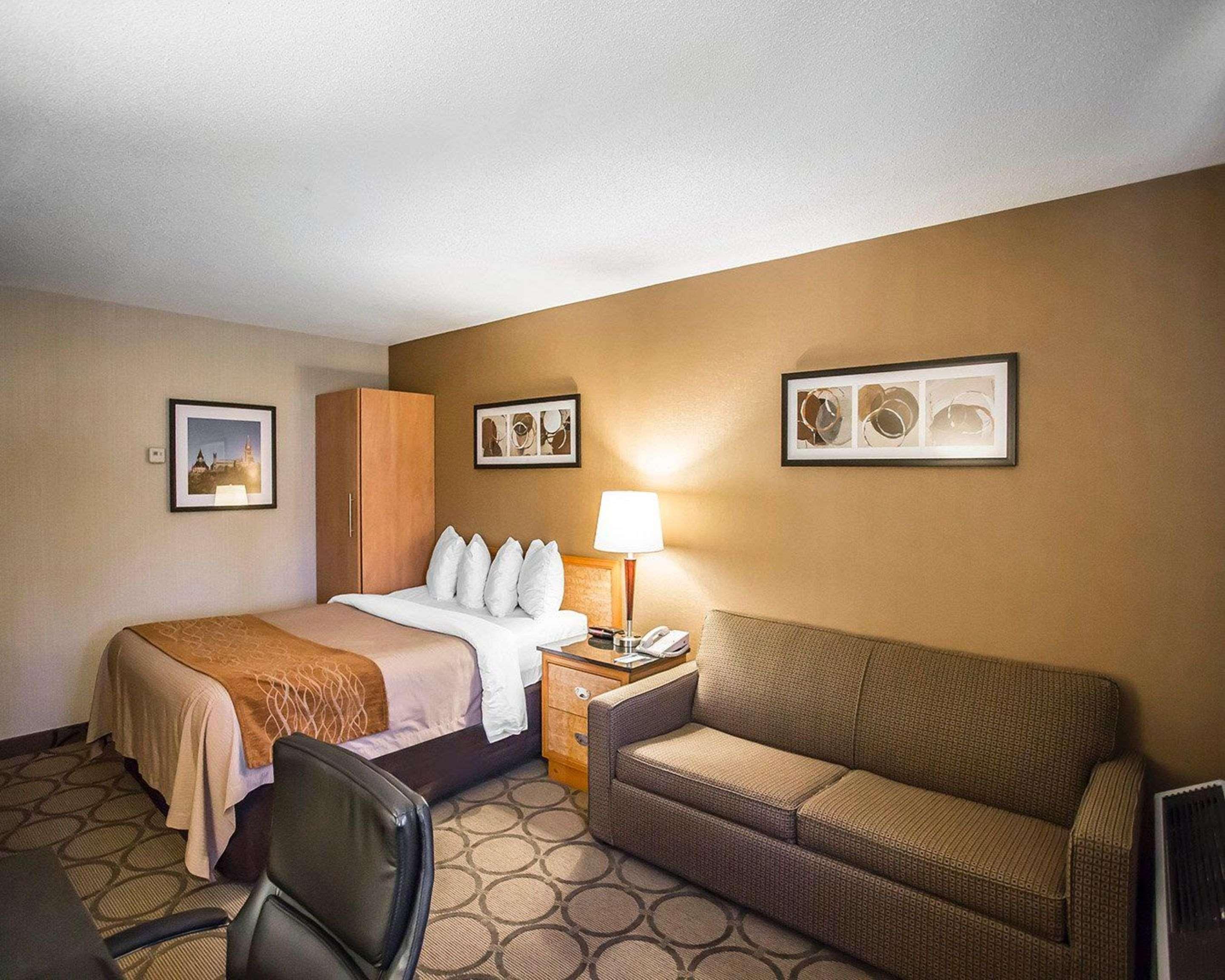 Comfort Inn West Ottawa Buitenkant foto